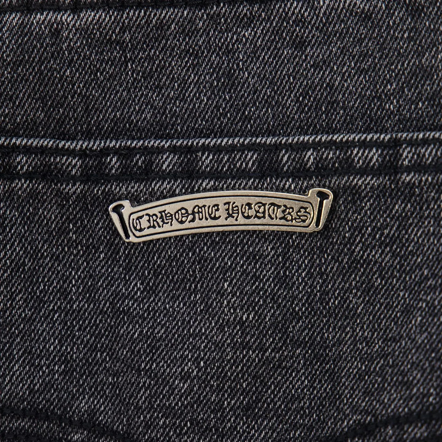 P260 Chrome Hearts Chrome Hearts Jeans Purple Matty Boy Sex Records Rivet Style Work Jeans CH Jeans need to be disassembled and washed before being dismantled and hand-stitched with sheepskin cross leather and then spliced ​​together to complete. The whole piece has too many craftsmanship to explain. The cabinet price is 16W+ level, patchwork cross pattern embellishment, high-waisted washed jeans! ! Absolutely high-end luxury products, 8W+ level god-level items, super popular products, made with top heavy industry, a magic weapon that cannot be missed. About Kroxin This is an extremely luxurious fashion brand, which can also be called the aristocrats of the high street. It has always been an exclusive brand for some hipsters or rich second generation. Compared with ordinary high streets, it is more luxurious and noble. Compared with luxury brands, it has a more fashionable personality and has always been a brand that I have a special liking for. Style number: 1761# Size: 28 30 32 34 36